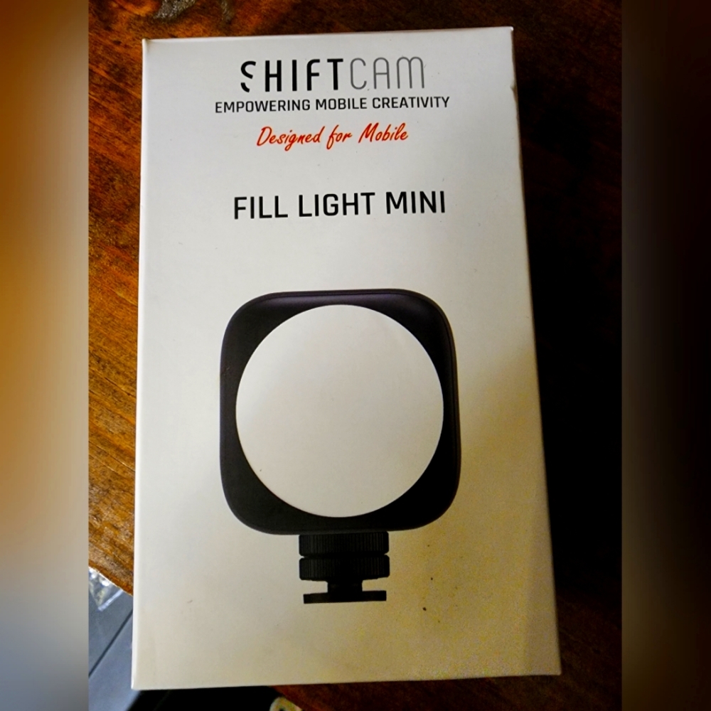 NEW! Shiftcam fill light mini